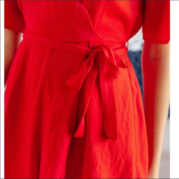 🌸 NWT Jun & Ivy romper. Cute scalloped v neck with tie. - Picture 3 of 8